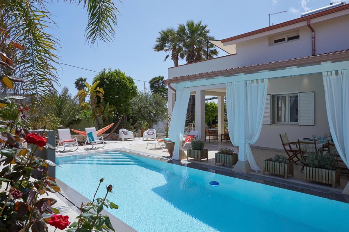 Villa Zamia Con Piscina Санта-Мария-дель-Фокалло Экстерьер фото